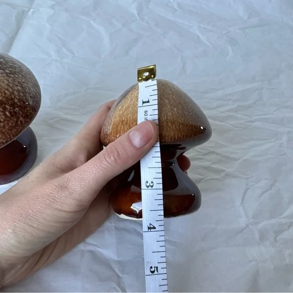 Vintage Mushrooms Ceramic Salt and Pepper Shakers Speckled Glaze MCM - Picture 7 of 9